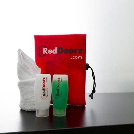Reddoorz Plus @ Paal 2 Manado Exterior photo