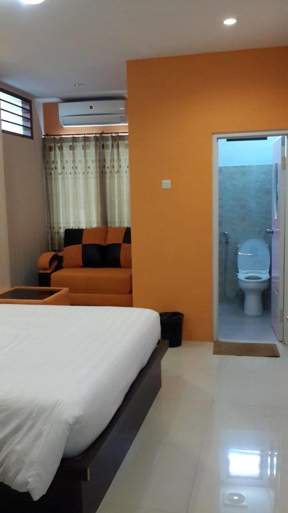 Reddoorz Plus @ Paal 2 Manado Exterior photo