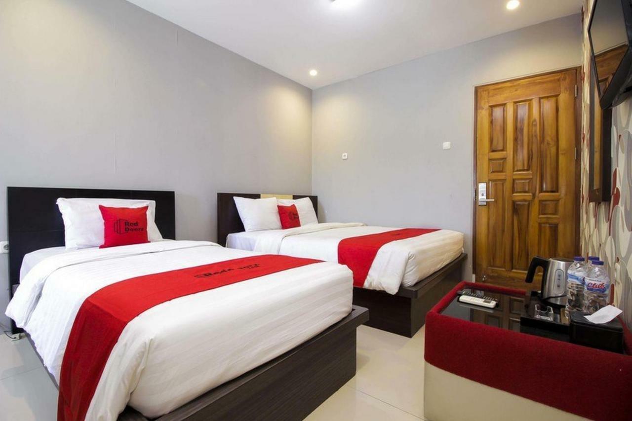 Reddoorz Plus @ Paal 2 Manado Exterior photo