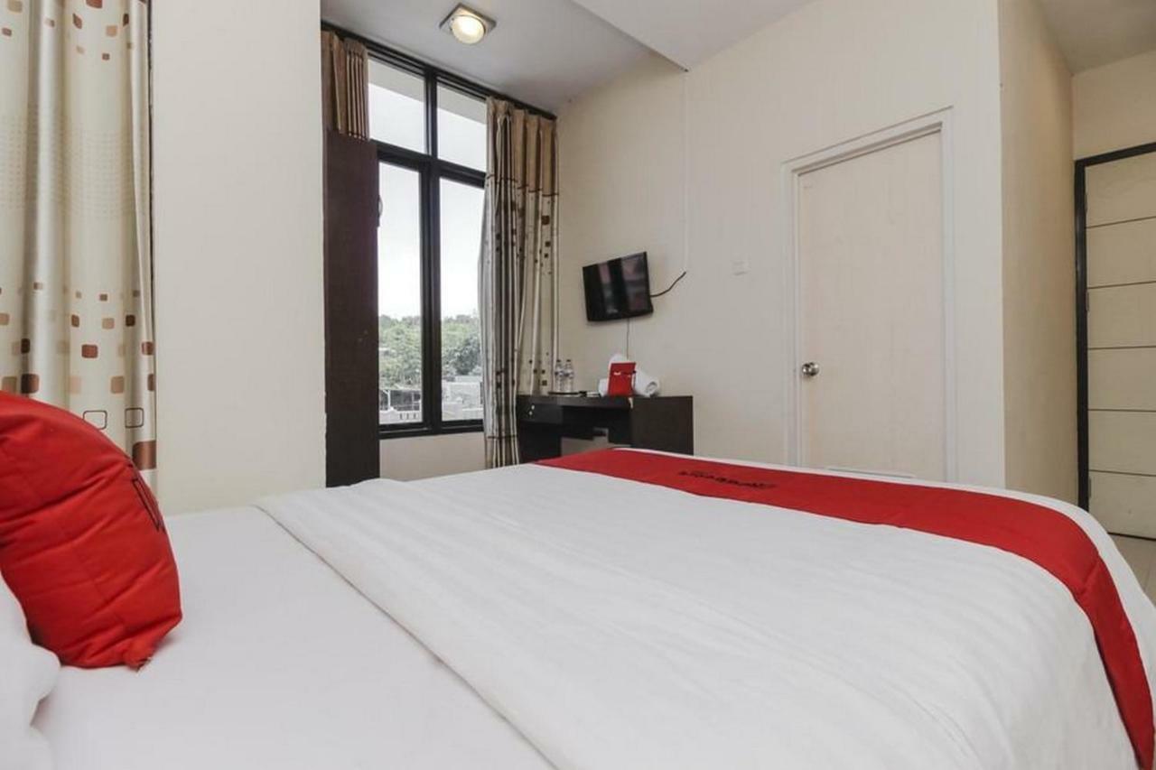 Reddoorz Plus @ Paal 2 Manado Exterior photo