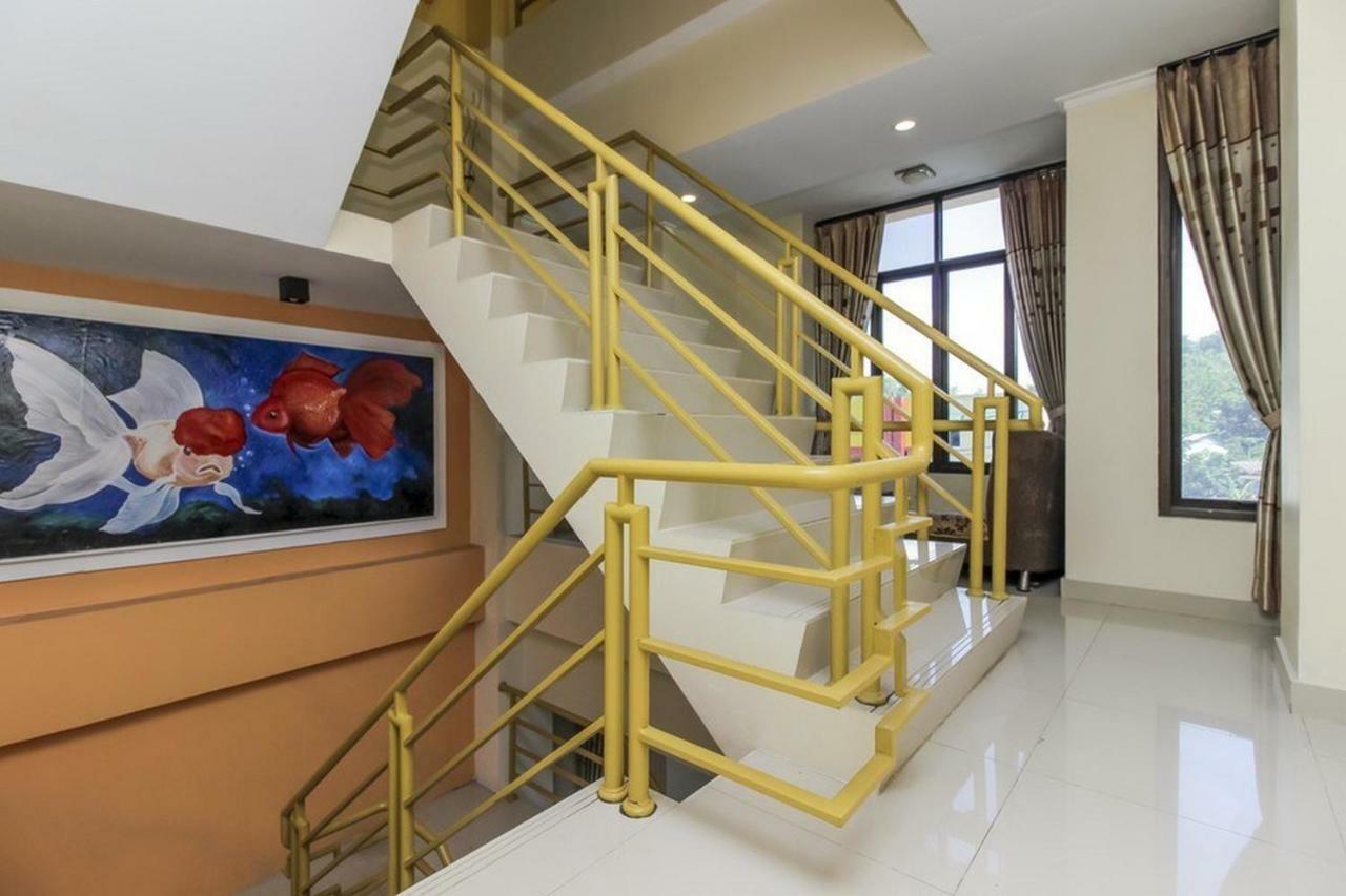 Reddoorz Plus @ Paal 2 Manado Exterior photo