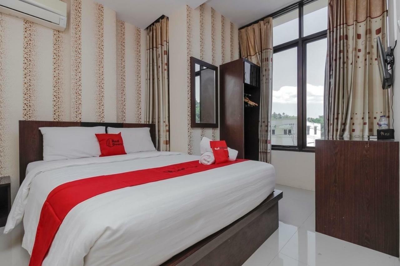 Reddoorz Plus @ Paal 2 Manado Exterior photo