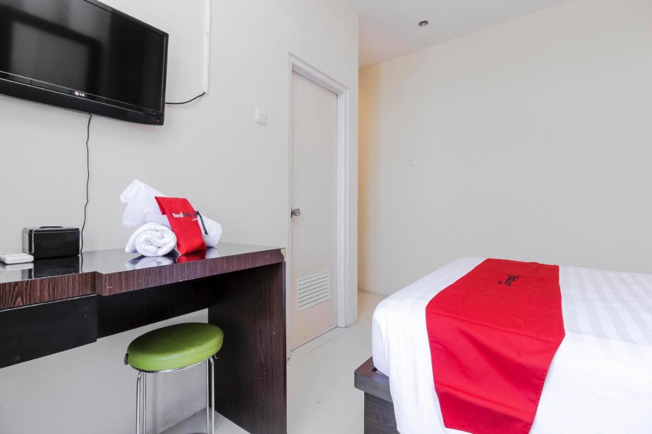 Reddoorz Plus @ Paal 2 Manado Exterior photo