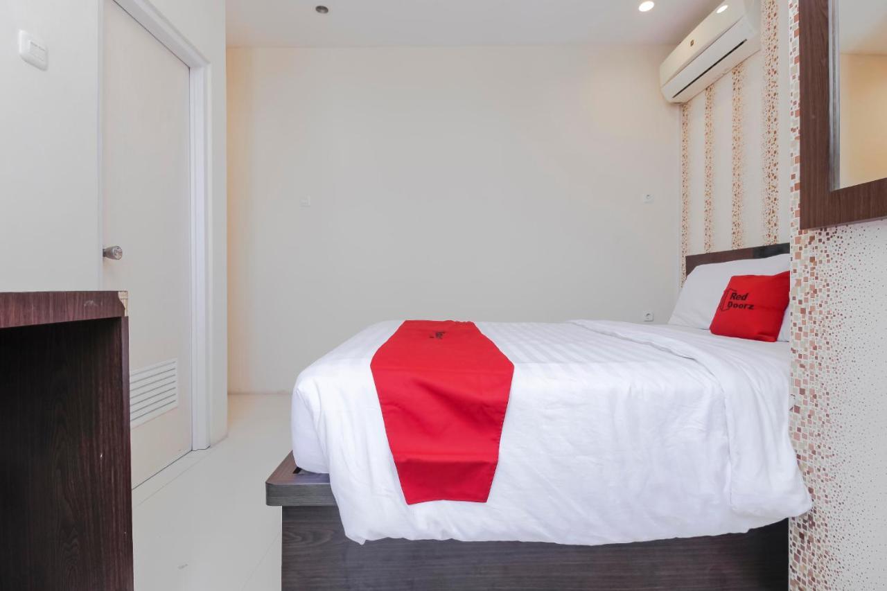 Reddoorz Plus @ Paal 2 Manado Exterior photo