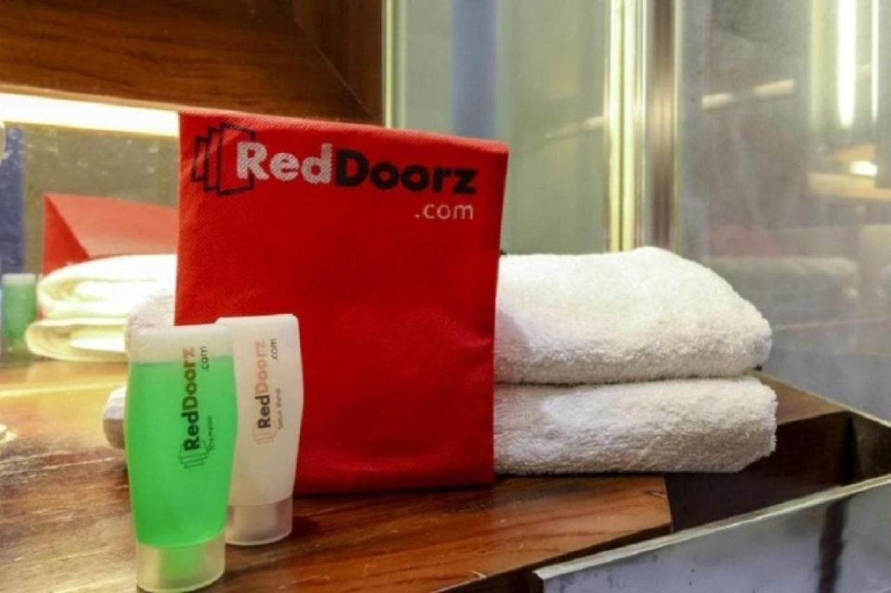 Reddoorz Plus @ Paal 2 Manado Exterior photo