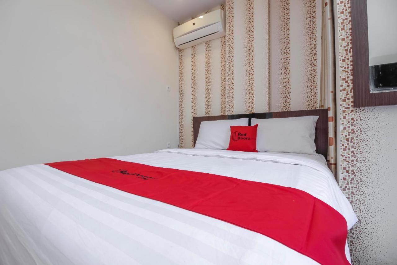 Reddoorz Plus @ Paal 2 Manado Exterior photo